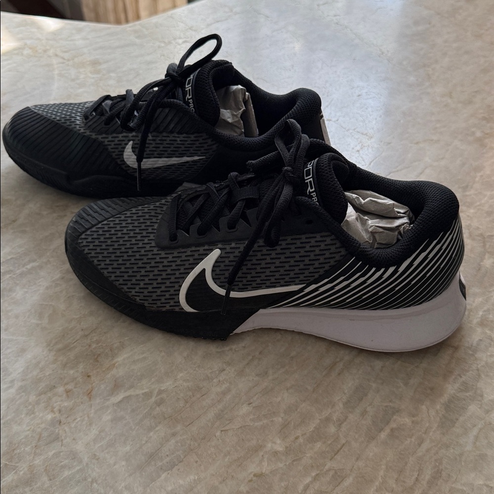 Women’s Vapor Pro Black & White TENNIS Shoes 8.5 - Picture 3 of 8